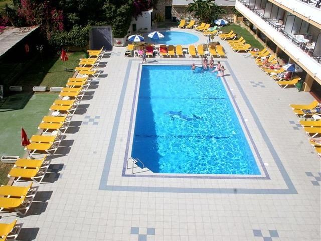 Apts Buensol ตอร์เรโมลิโนส ภายนอก รูปภาพ