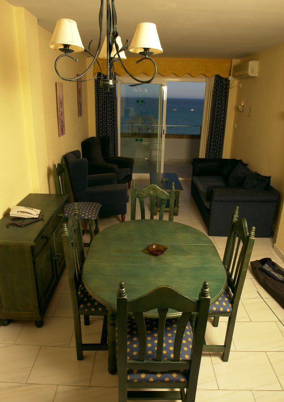 Apts Buensol ตอร์เรโมลิโนส ภายนอก รูปภาพ