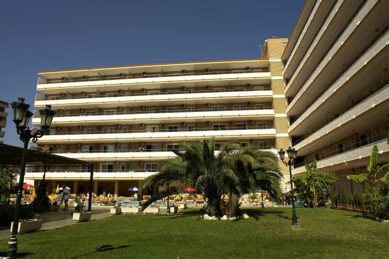 Apts Buensol ตอร์เรโมลิโนส ภายนอก รูปภาพ
