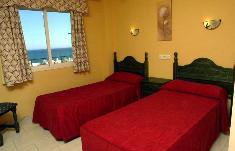 Apts Buensol ตอร์เรโมลิโนส ภายนอก รูปภาพ