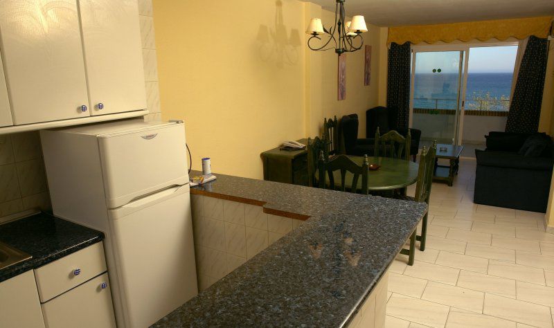 Apts Buensol ตอร์เรโมลิโนส ภายนอก รูปภาพ